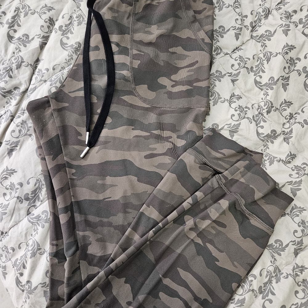 ZYIA Green Camo Unwind Joggers
